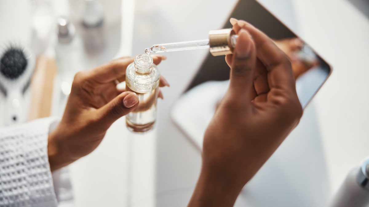 femme avec sérum